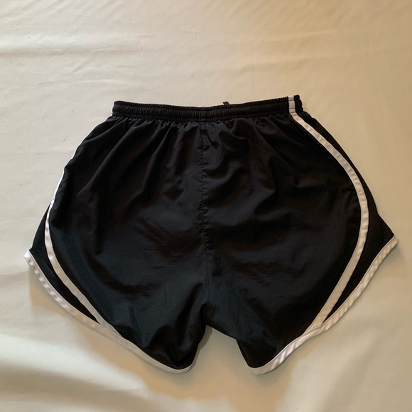 Nike running shorts - Picture 9 of 14